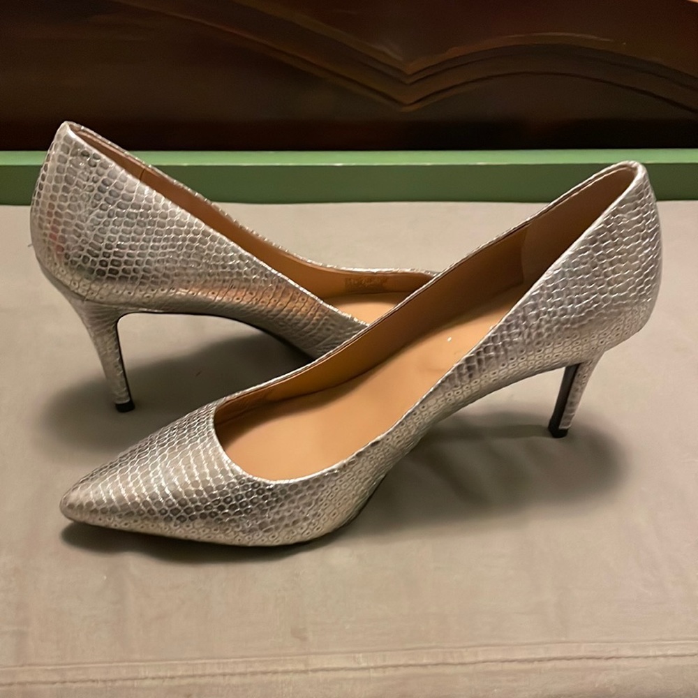🥰🥰CALVIN KLEIN🥰🥰SILVER pump‼️
